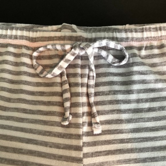 LAURA ASHLEY 2 Pc Valentine "Love" Gray/Pink Pajamas - Picture 7 of 8